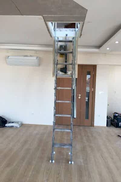 Kumandalı Elektrikli Motorlu Çatı Merdiveni